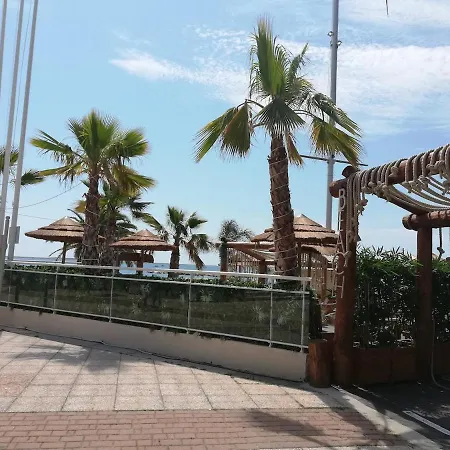 Calme Proximite Apartamento Saint-Laurent-du-Var